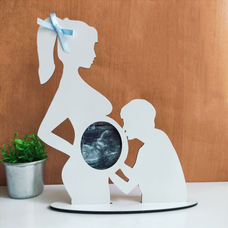 Porta Retrato de Ultrassonografia em mdf branco casal mãe com rabo cavalo curto ultrasom usg presente grávida gestante