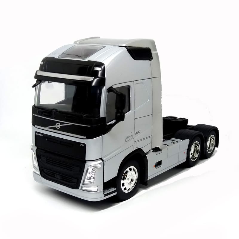 Volvo FH 500 6x4 1:32 Welly Prata
