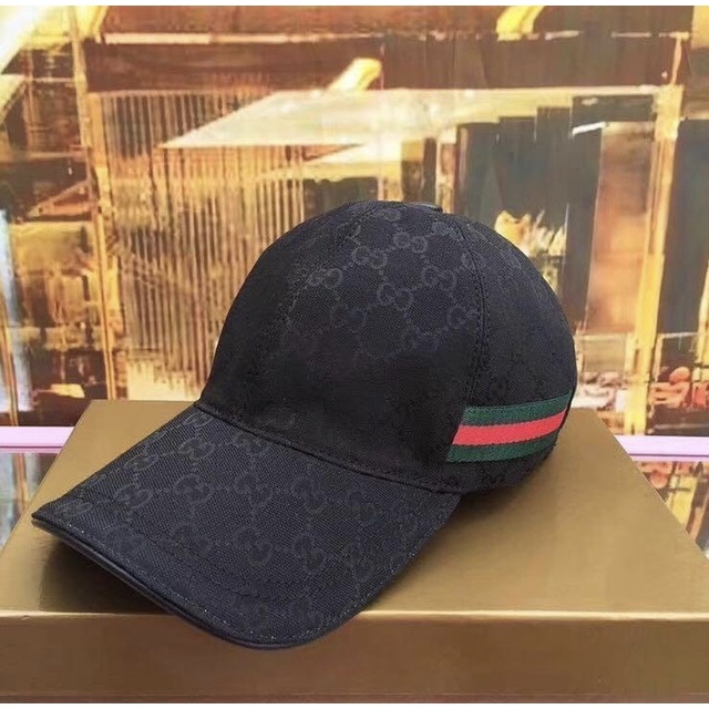 Boné Gucci Preto Monogramado - Fecho em Couro