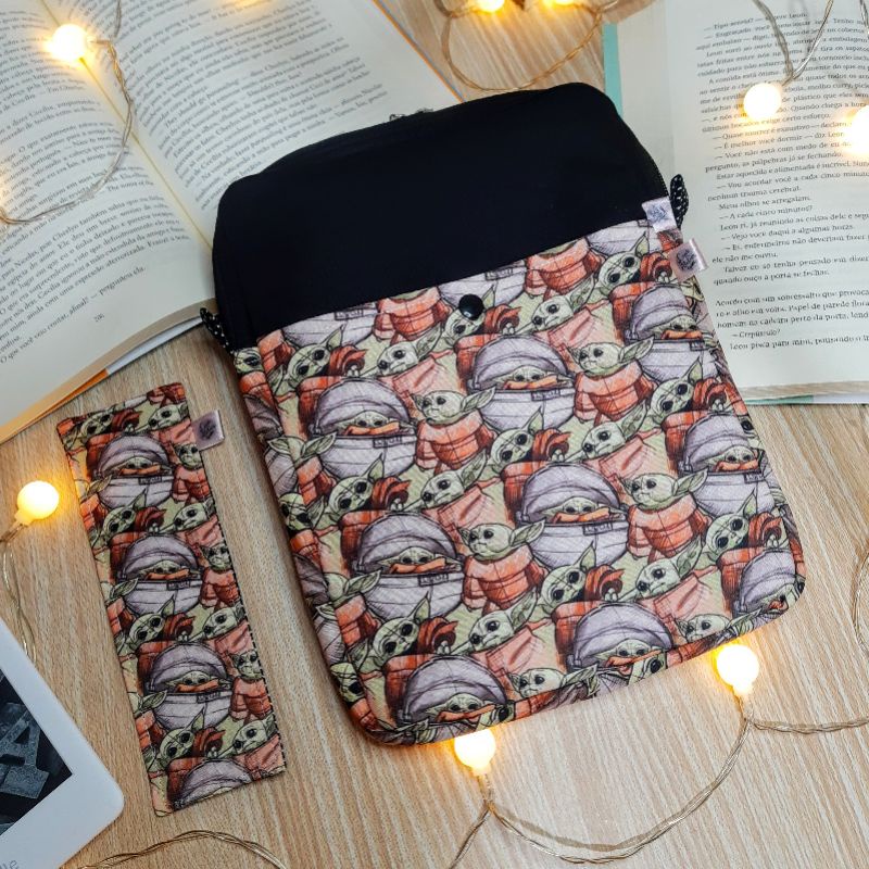 Case De Livro Calhamaço + Marca Páginas - Estampas Variadas - Bolsa De Livro em Oferta na Shopee