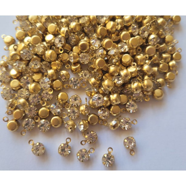 150 Pingente Dourado Strass 5mm. ideal para bijuteria e artesanato no geral.