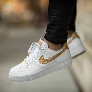 nike air force 1 branco e dourado