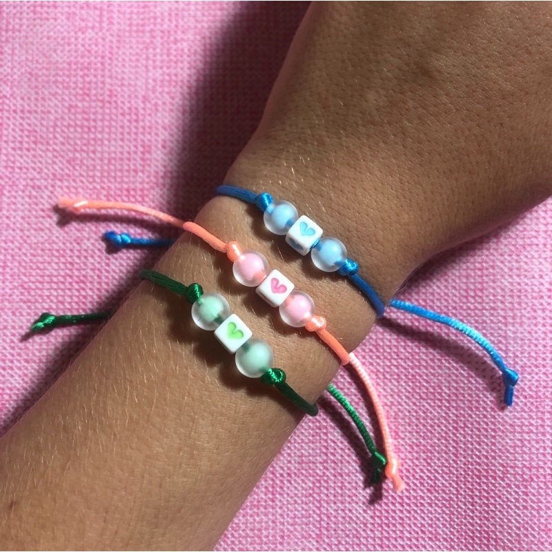 Pulseiras Meninas Super Poderosas - conjunto de pulseiras de miçangas e macramê regulável
