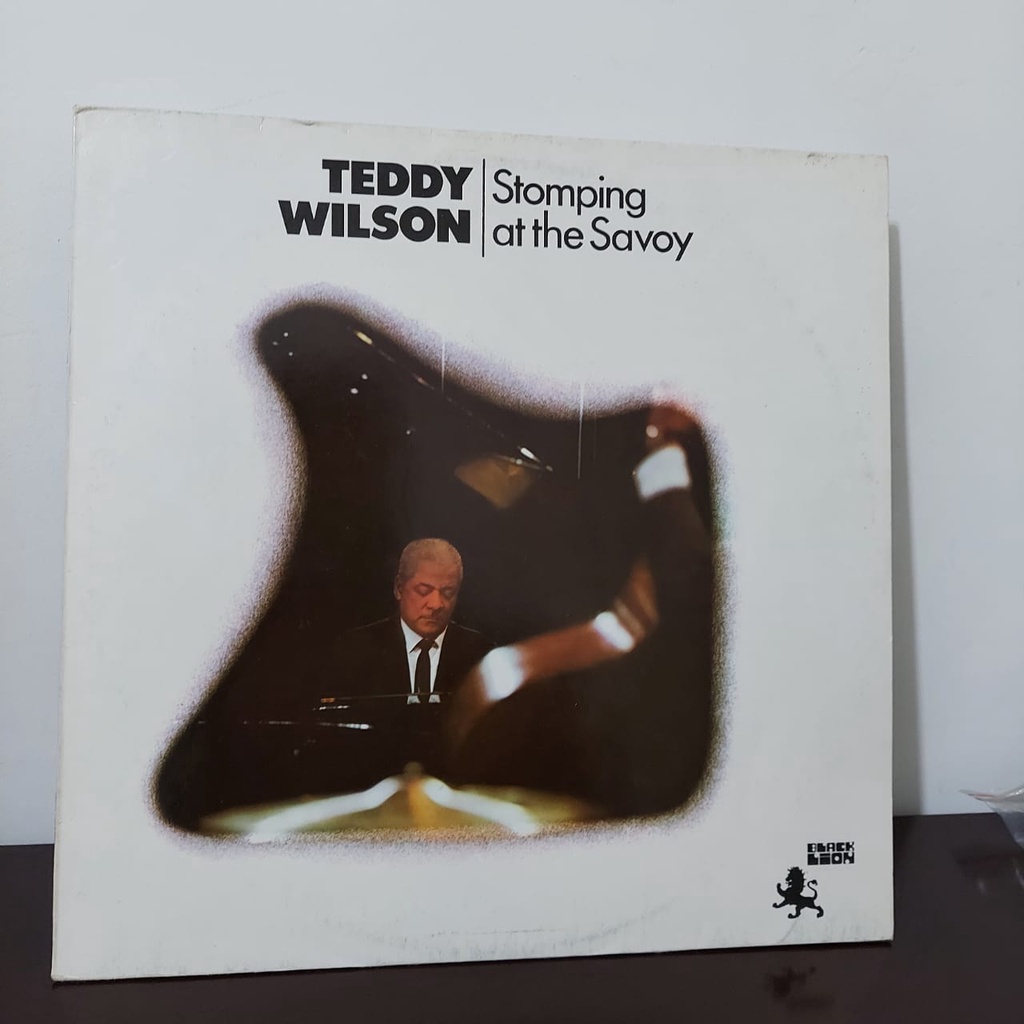 LP Teddy Wilson - Stomping at the Savoy (Disco de Vinil Inglês, prensagem do inicio dos anos 70)