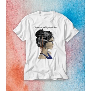 Camiseta Apenas uma garota que ama livros literatura ler