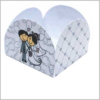 50 forminhas 4 pétalas NOIVINHOS 1 para doces, bombom de chocolate brigadeiros festas temáticas e festas de aniversários em Oferta na Shopee