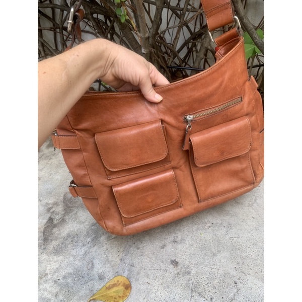 bolsa tipo Carteiro em couro legítimo Maria Bonita Extra pouco uso