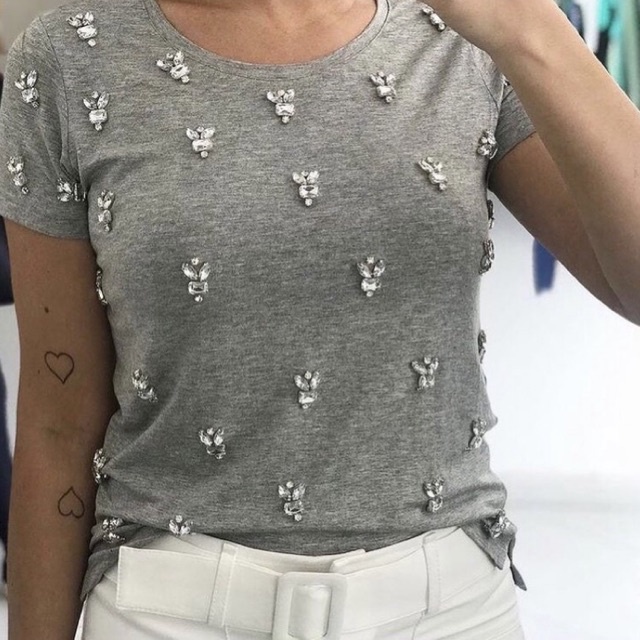 Blusa feminina de luxo, T-shirt bordada a mão com pedraria formato pingente