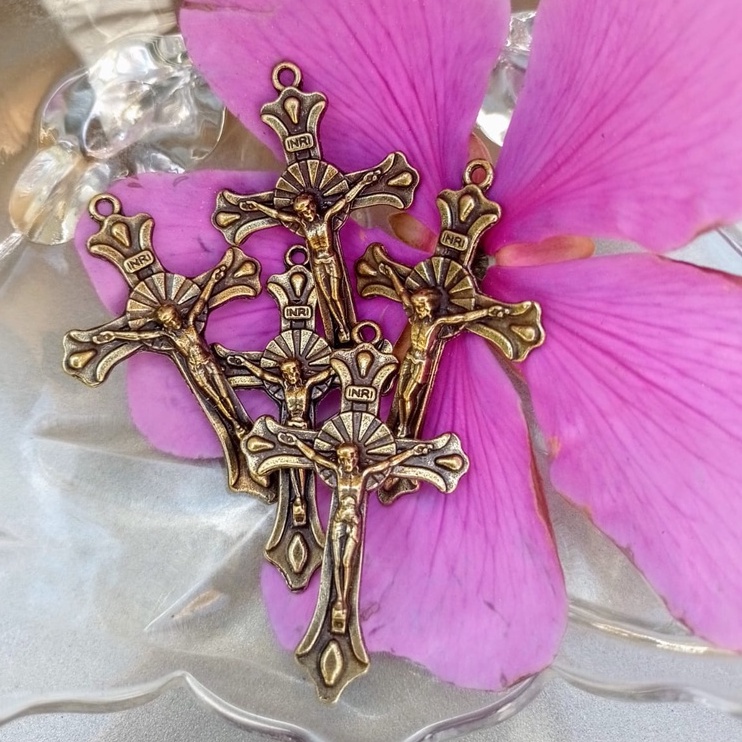 10 Cruz para Terço Ouro Velho - Crucifixo para terço - Cruz para Montagem de Terço Católico