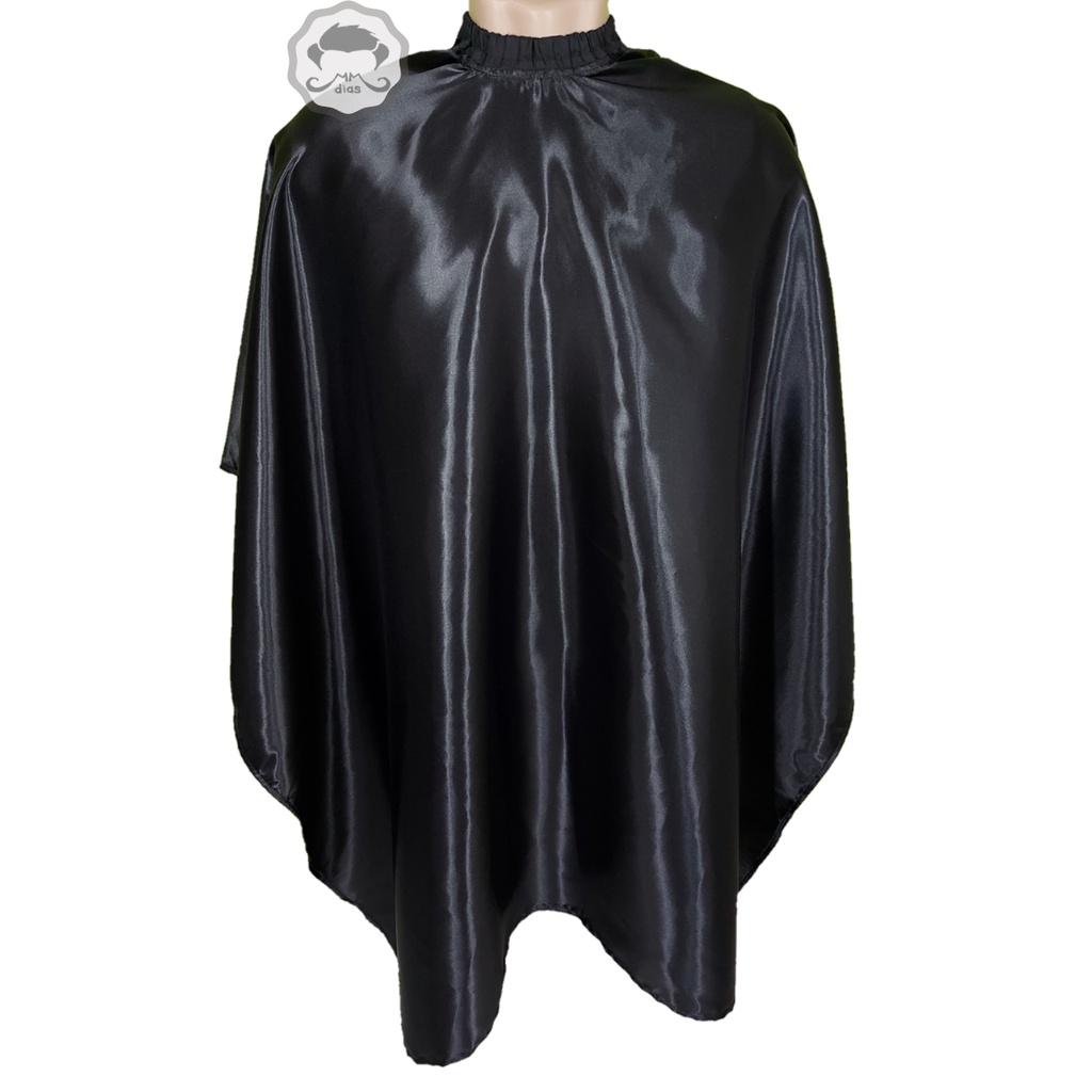 Capa de Corte em Cetim Preto com Botões e Elástico na Gola para Barbeiros e Cabelereiros