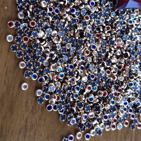 50 peças aprox. de olho de gato 3mm