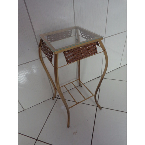 Aparador De Canto Detalhe Em Junco Com Vidro