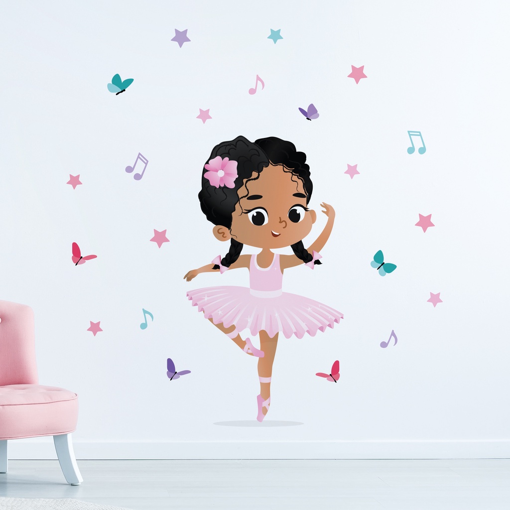 Adesivo de Parede Bailarina Morena com Tranças para Quarto de Menina