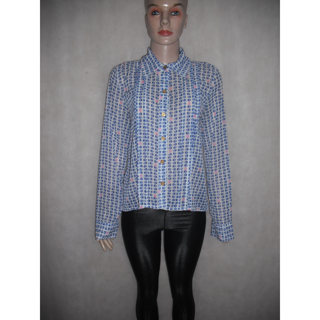 CAMISETE BLUSA AZUL BRANCA ESTAMPA CAVEIRAS  STEP1 TAM P USADO BOM ESTADO