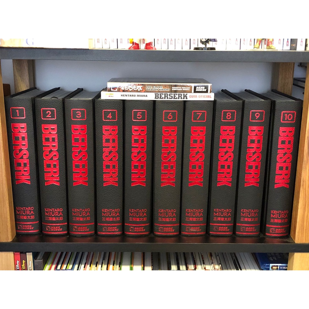 Mangá Berserk Deluxe Edition em inglês | Shopee Brasil