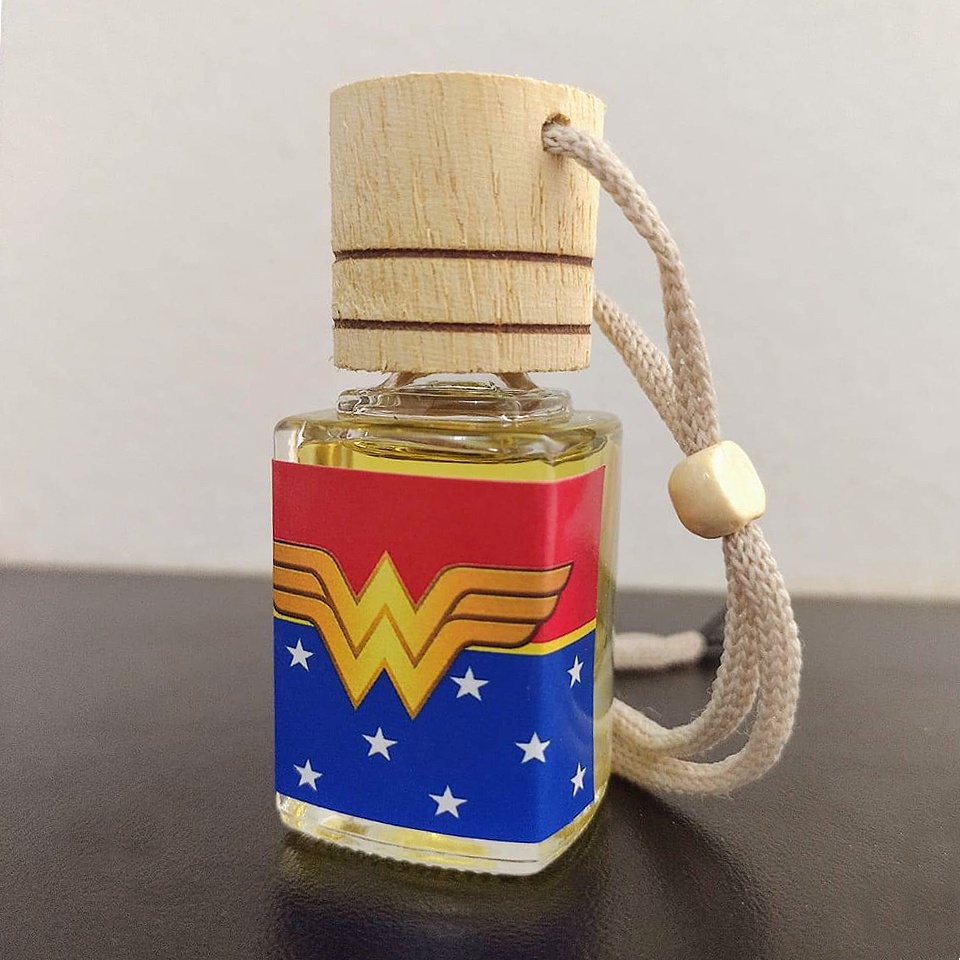 Cheirinho para carro Mulher Maravilha aromatizador aromas de perfumes importados Geek