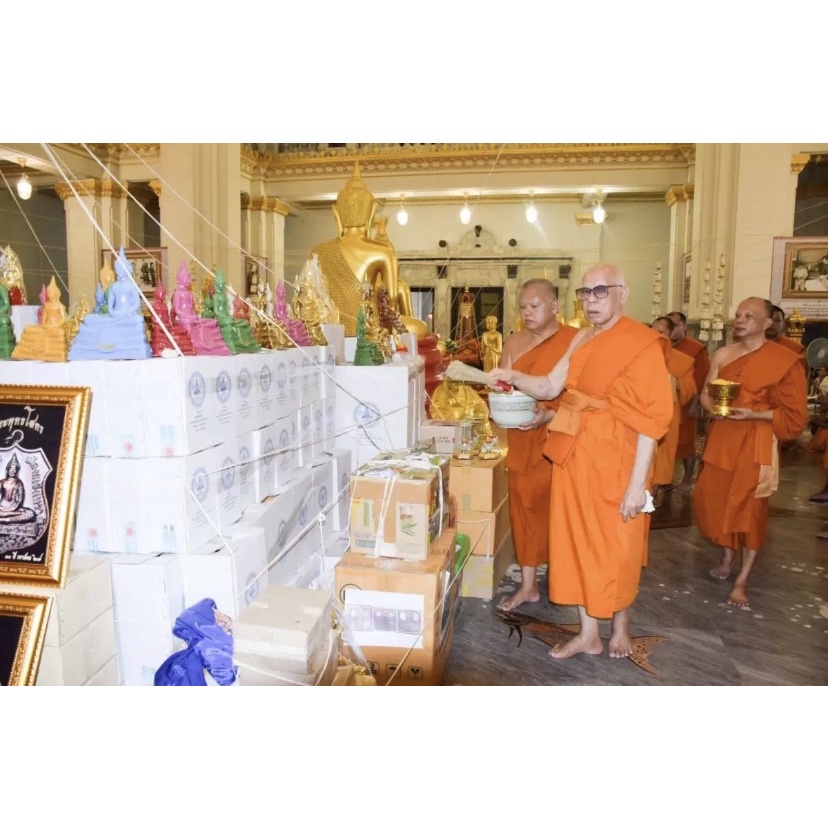 รูปสินค้า พระหลวงพ่อโสธร ขนาด 3 นิ้ว พร้อมกล่องและตราปั๊ม