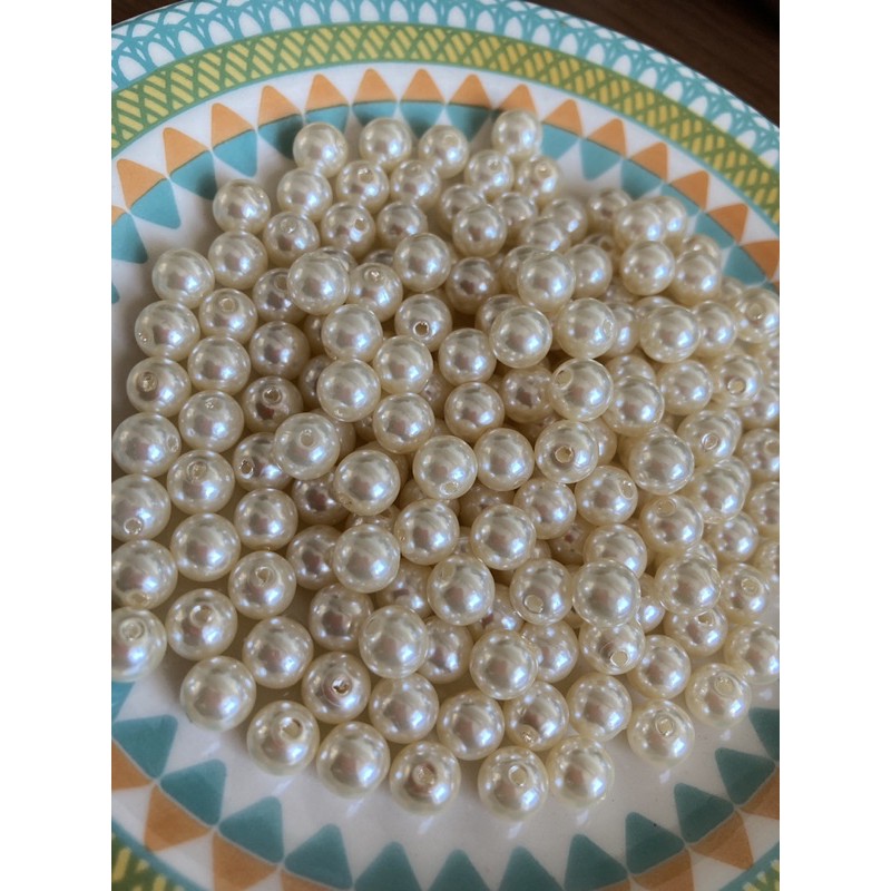 Pacote de Pérolas lisa Creme de 8mm Com furo passante - Contas Peroladas ABS em Oferta na Shopee