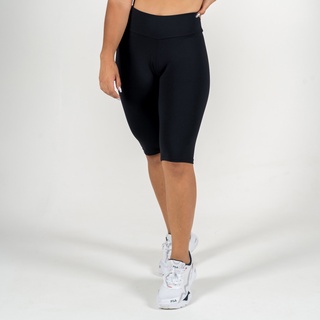 Bermuda Feminina Fitness  Básica Preta de POLIAMIDA Academia COM PROTEÇÃO UV
