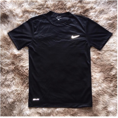 Camiseta Nike DRI-FIT preto Refletiva Modelo Básico mega descontão