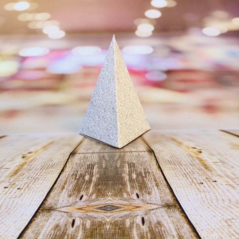 8 caixa cone pirâmide lembrancinha festas doces cores e temas GLITTER PRATA 77.15 em Oferta na Shopee