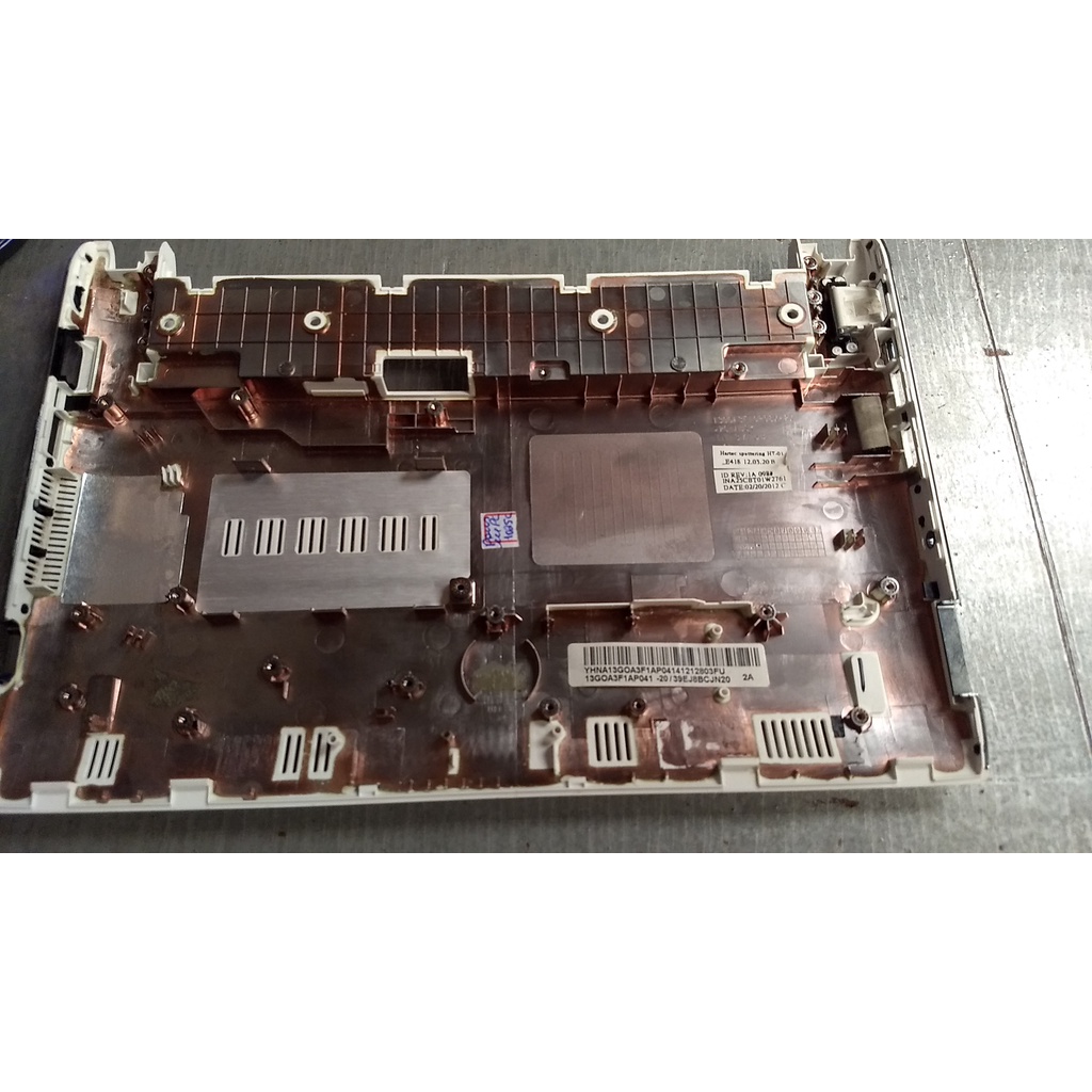 moldura inferior  teclado Usado Netebook Asus Modelo 1025c