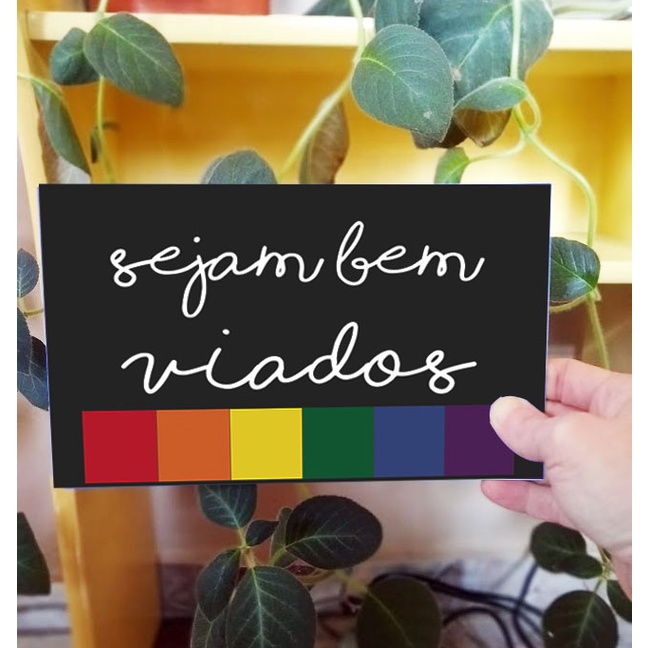 Placa Decorativa Sejam Bem Viados Estilo Placa de Rua Frases Divertidas LGBT GAY LESBICA