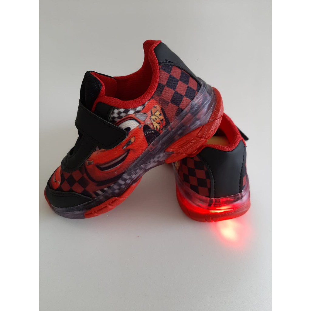 tenis carros com luz