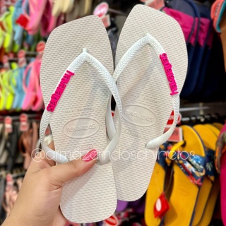 Chinelo Quadrado Havaianas Slim Square + Pingente Placa Logo Rosa Neon - (Branco)
