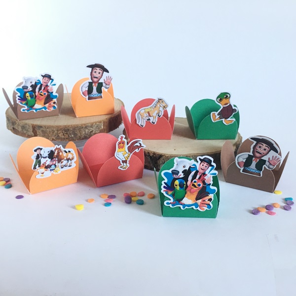 100 Forminhas para Doces , Festa de Aniversário, Confeitaria, BRIGADEIRO, porta docinhos a fazenda do zenon Miau