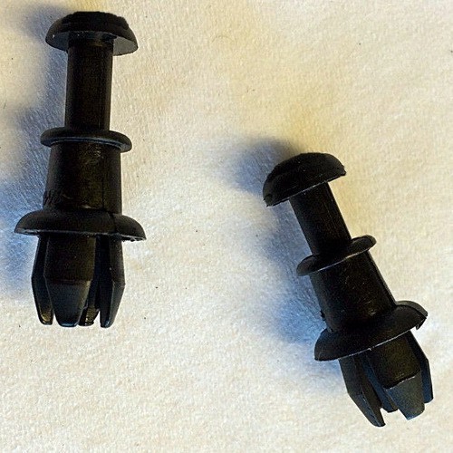 Par De Pinos Que Fixa Cordão Levanta Tampão Porta Malas Ds3