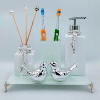 Kit Lavabo Branco/Prata Luxo, Difusor de Ambiente, Saboneteira, Bandeja Espelhada 22 x 12 cm, 2 Passarinhos, Porta Escova Vidro em Oferta na Shopee