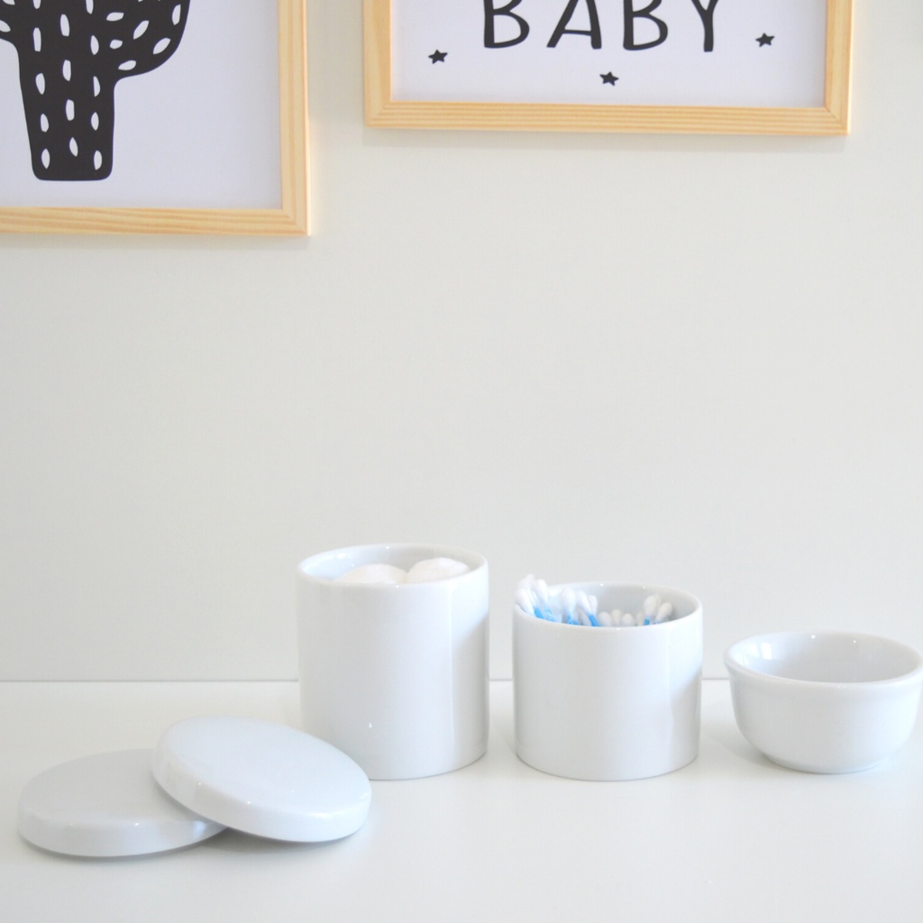 Kit Multiuso Potes K017 Porcelana Molhadeira Bebê Branco Bancada Higiene Cotonete Algodão