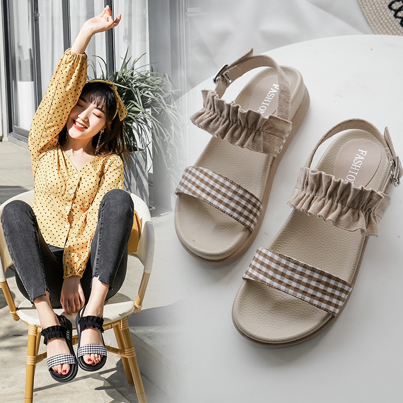 sapatos femininos em alta