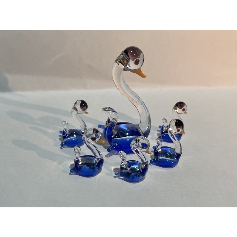 MINIATURAS DE CRISTAL MURANO, CISNE COM ASA COLORIDA COM 5 FILHOTES
