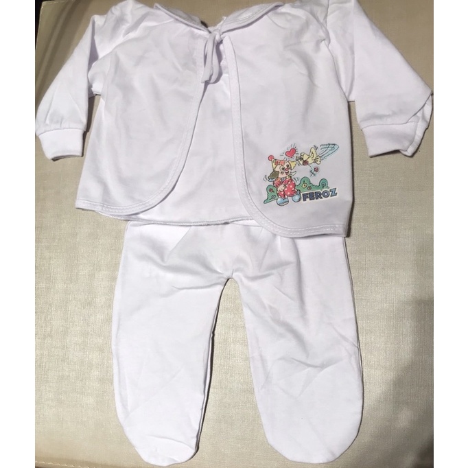 kit Recém nascido 1 calça com pezinho , 1 casaco e 1 regatinha novo