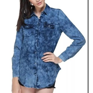 camisa jeans feminina manchada