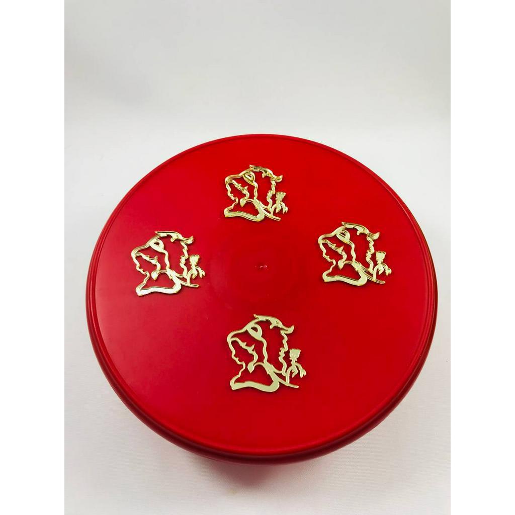 50 Aplique A Bela e a Fera Juntos em Acrílico Espelhado Dourado - 4cm - Kit com 50 Unidades.