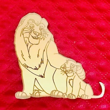 Aplique em Acrílico Dourado Espelhado Rei Leão/ Simba 4 cm - Pacote com 10 unidades em Oferta na Shopee