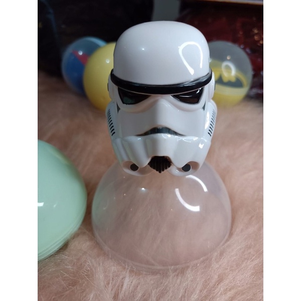 mega cápsula Star Wars Stormtrooper(kit 4 em 1) cápsula,personagem , adesivo e chaveiro.