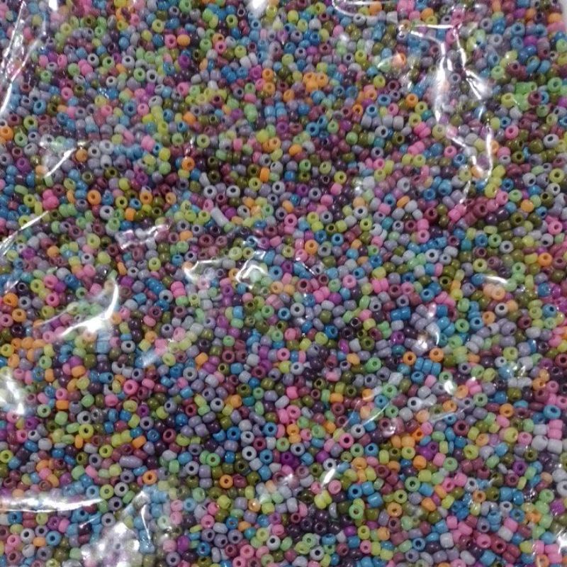 Miçanguinha Colorida 1.9MM (12/0) Vidro - 20 Gramas em Oferta na Shopee