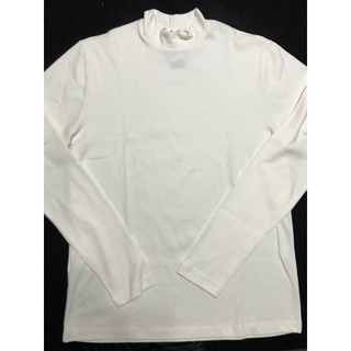 Blusa adulto feminino Modelo fechado, canelada, gola alta e manga longa Cor creme Tamanho G Marca Reds Confecções Composição: 67% Algodão e 33% Poliéster