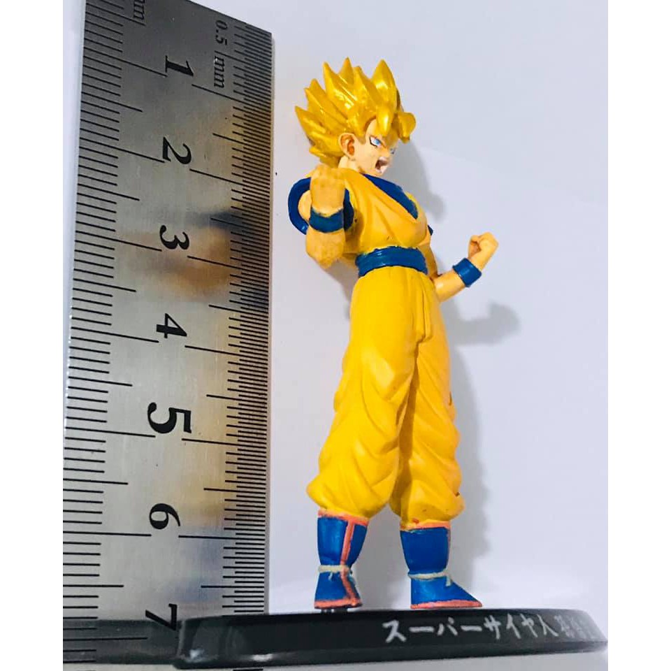 DRAGON BALL Z MINIATURA GASHAPON BONECO DE 6 CM DE ALTURA GOKU