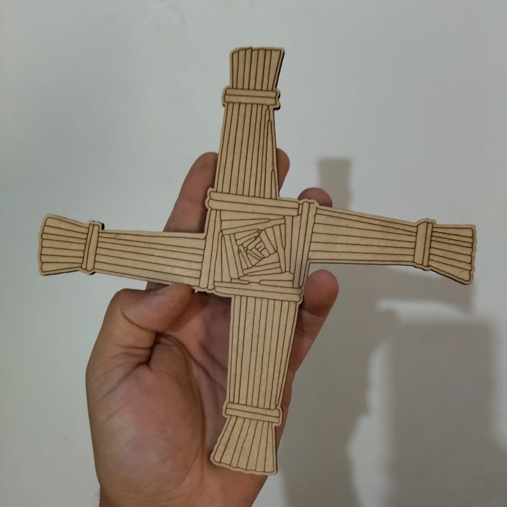mandala cruz de brigit deusa brigit sabbat imbolc altar sabbath simbolo em mdf lua tripla triluna athame triscle celta wicca egipsio magia pentagrama deusa triplice dea matrona trisquel espiral tripla triqueta