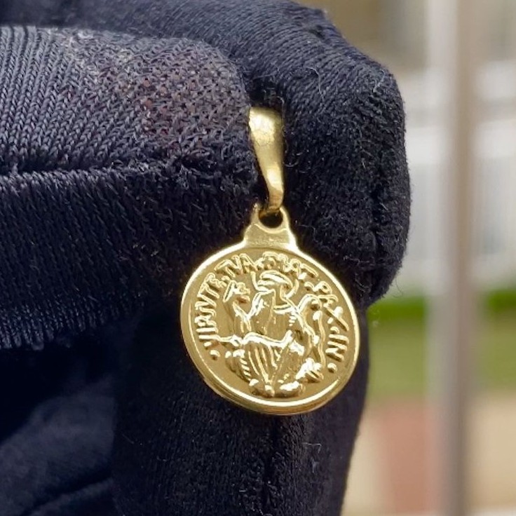 Pingente Masculino De Ouro São Bento Com Detalhes Em Relevo Banhado a Ouro 24k Pingente de São Bento