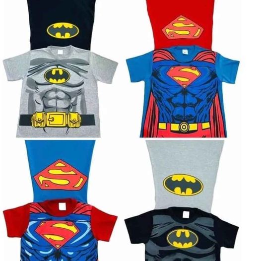 Camiseta Menino Manga Curta Infantil Com Capa Batman Super Homem Homem Aranha.