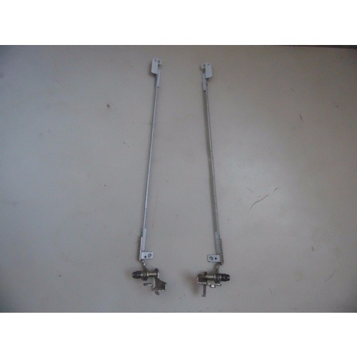 Par De Dobradiças Para Notebook Itautec W7410 W7415 Esquer E Direit