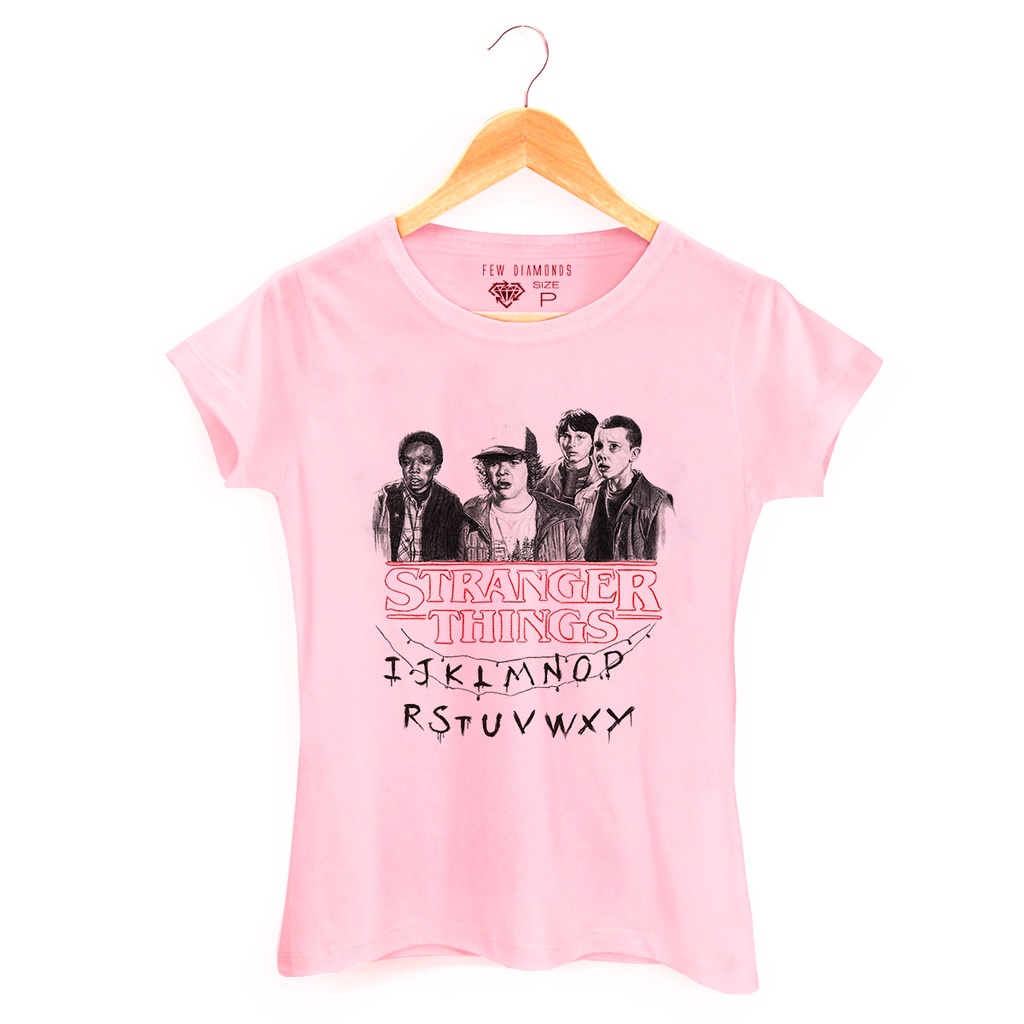 Camiseta Babylook Stranger Things - Personagens e Alfabeto