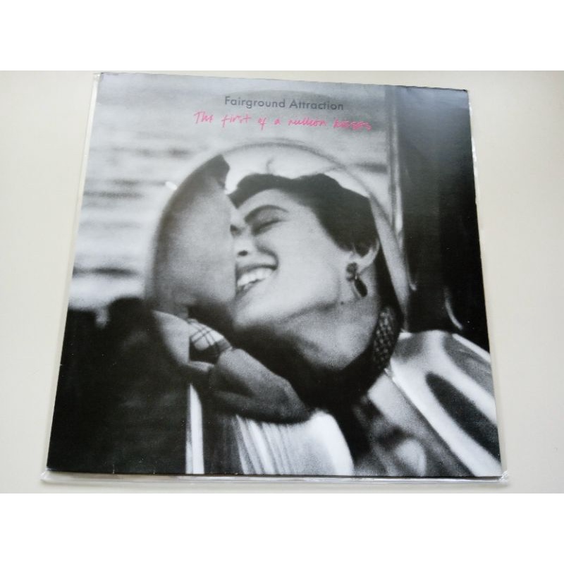 LP fairground attraction the first of a million kisses com encarte perfeito estado vinil e capa