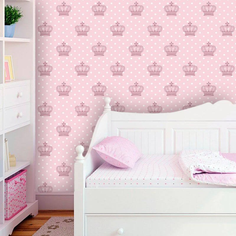 Papel de Parede Infantil Rosa com Poá e Coroas - Home & Living